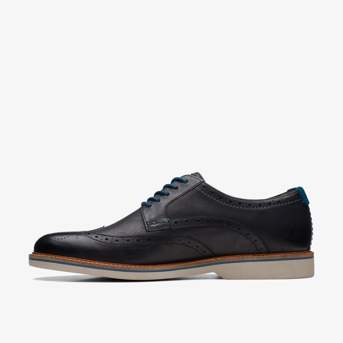 Clarks Atticus LT Limit Black Leather Black | KRALP4268