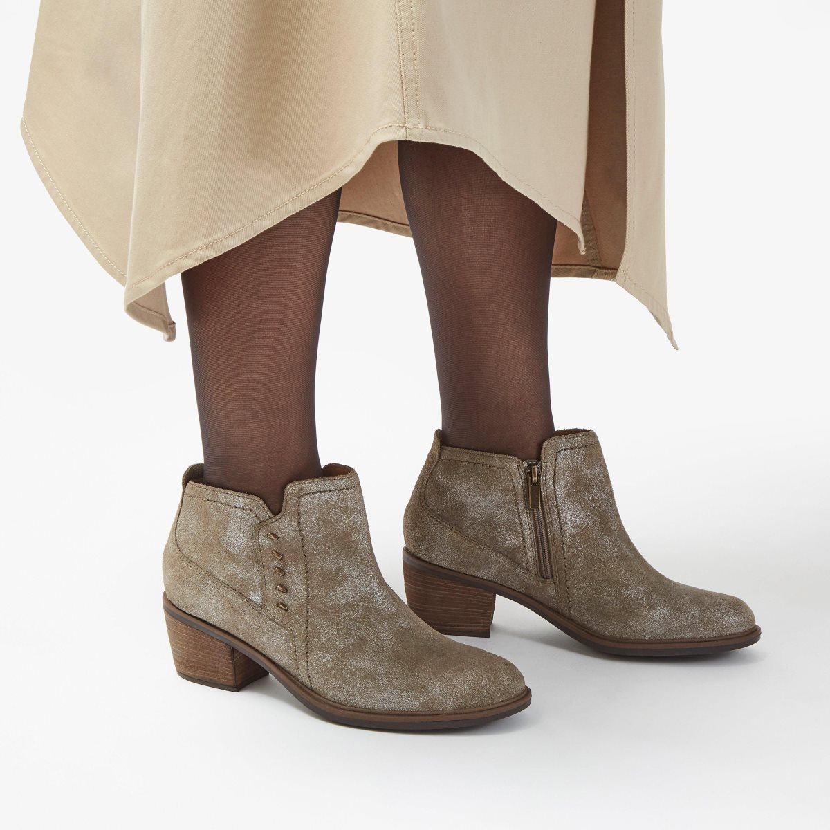 Clarks Neva Lo Taupe Metallic Grey Brown Metal | RVSXY2487